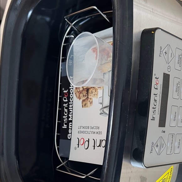 Instant Pot Silver Multi-Function Cooker - Picture 4 of 5